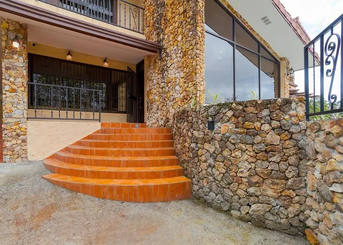 Spectacular House In Boquete W/King Beds & Hot Tub